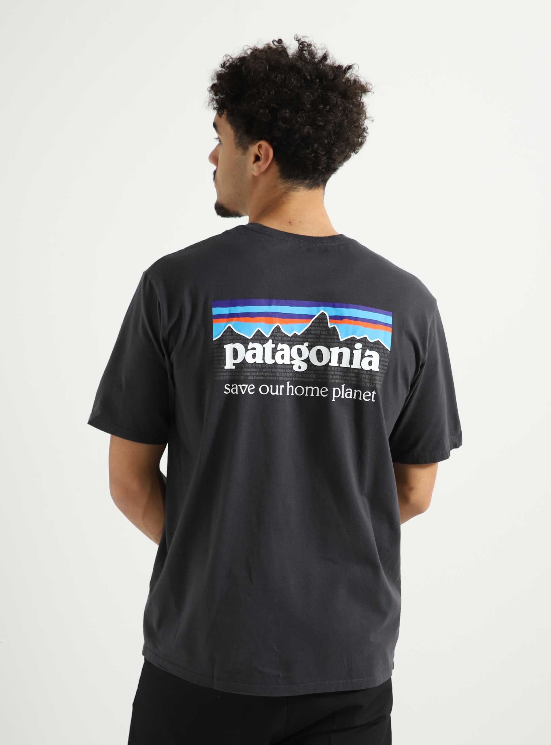 Patagonia M's P-6 Mission Organic T-Shirt Ink Black - Freshcotton